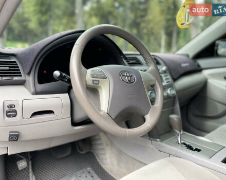 Сірий Тойота Камрі, об'ємом двигуна 2.36 л та пробігом 307 тис. км за 7200 $, фото 14 на Automoto.ua