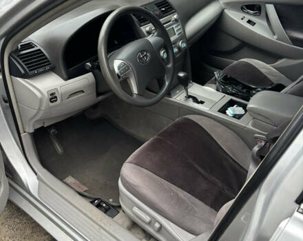 Серый Тойота Камри, объемом двигателя 2.36 л и пробегом 250 тыс. км за 7500 $, фото 5 на Automoto.ua