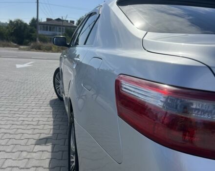 Серый Тойота Камри, объемом двигателя 2.4 л и пробегом 280 тыс. км за 8600 $, фото 4 на Automoto.ua