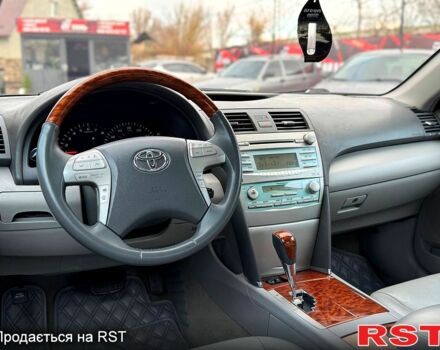 Серый Тойота Камри, объемом двигателя 3.5 л и пробегом 197 тыс. км за 8600 $, фото 8 на Automoto.ua