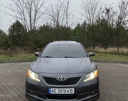 Серый Тойота Камри, объемом двигателя 2.36 л и пробегом 225 тыс. км за 8300 $, фото 1 на Automoto.ua