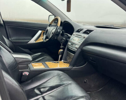 Сірий Тойота Камрі, об'ємом двигуна 3.46 л та пробігом 363 тис. км за 7999 $, фото 31 на Automoto.ua