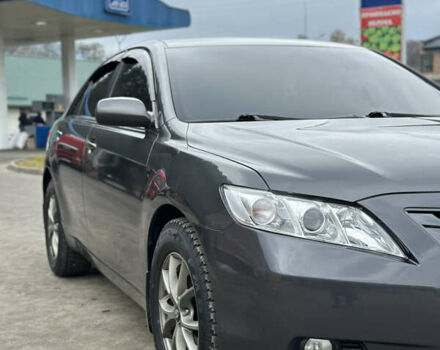 Сірий Тойота Камрі, об'ємом двигуна 2.36 л та пробігом 274 тис. км за 8000 $, фото 9 на Automoto.ua