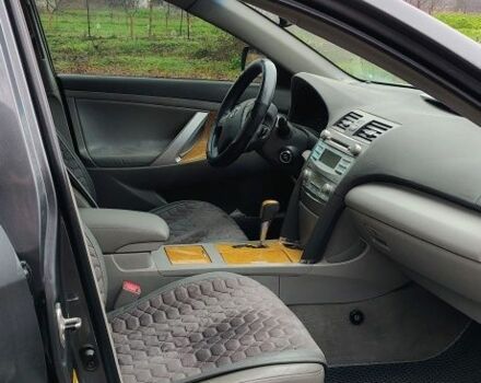 Серый Тойота Камри, объемом двигателя 2.4 л и пробегом 436 тыс. км за 8500 $, фото 8 на Automoto.ua