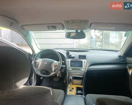 Сірий Тойота Камрі, об'ємом двигуна 2.36 л та пробігом 282 тис. км за 8600 $, фото 4 на Automoto.ua