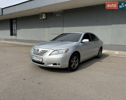 Серый Тойота Камри, объемом двигателя 3.46 л и пробегом 234 тыс. км за 9200 $, фото 1 на Automoto.ua