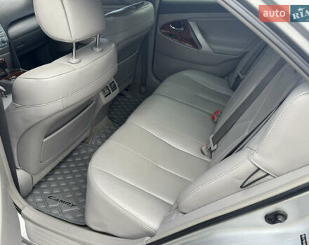 Тойота Камри 2006 в Днепре (Днепропетровске) на Automoto.ua Серый Тойота Камри, объемом двигателя 3.5 л и пробегом 255 тыс. км за 8500 $, фото 7 на Automoto.ua