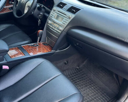 Серый Тойота Камри, объемом двигателя 3.5 л и пробегом 293 тыс. км за 7600 $, фото 22 на Automoto.ua