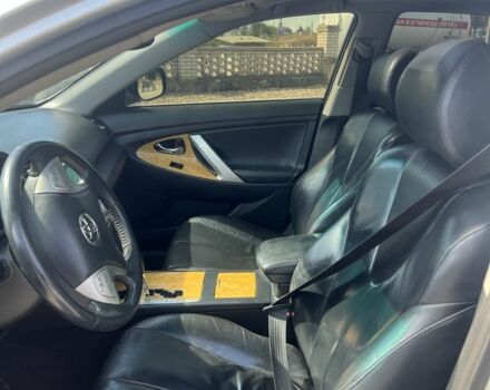 Серый Тойота Камри, объемом двигателя 2.4 л и пробегом 280 тыс. км за 8600 $, фото 6 на Automoto.ua