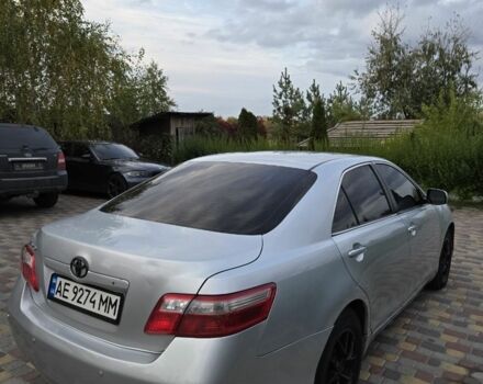 Серый Тойота Камри, объемом двигателя 2.4 л и пробегом 217 тыс. км за 7500 $, фото 6 на Automoto.ua