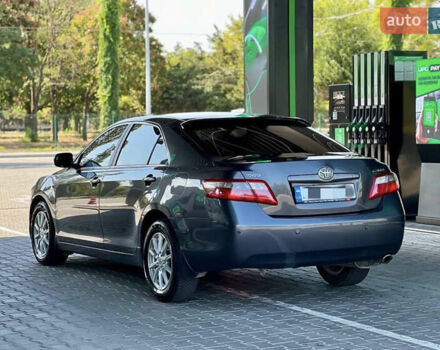 Серый Тойота Камри, объемом двигателя 2.4 л и пробегом 200 тыс. км за 7500 $, фото 7 на Automoto.ua