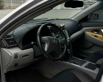 Сірий Тойота Камрі, об'ємом двигуна 2.4 л та пробігом 230 тис. км за 8500 $, фото 11 на Automoto.ua