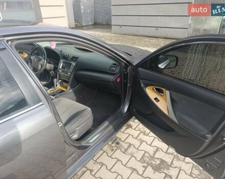 Сірий Тойота Камрі, об'ємом двигуна 2.36 л та пробігом 282 тис. км за 8600 $, фото 32 на Automoto.ua