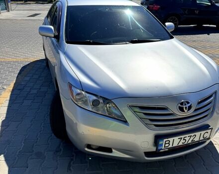 Сірий Тойота Камрі, об'ємом двигуна 2.4 л та пробігом 205 тис. км за 7400 $, фото 1 на Automoto.ua