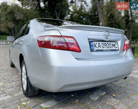 Сірий Тойота Камрі, об'ємом двигуна 2.36 л та пробігом 307 тис. км за 7200 $, фото 9 на Automoto.ua