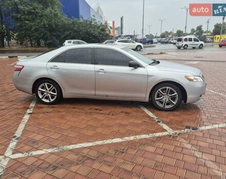 Серый Тойота Камри, объемом двигателя 3.5 л и пробегом 180 тыс. км за 5400 $, фото 3 на Automoto.ua