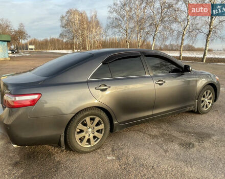 Серый Тойота Камри, объемом двигателя 3.5 л и пробегом 306 тыс. км за 7500 $, фото 1 на Automoto.ua
