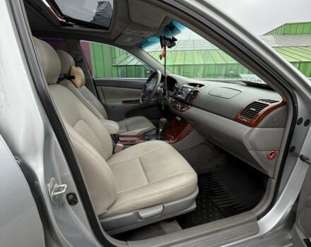 Серый Тойота Камри, объемом двигателя 2.4 л и пробегом 360 тыс. км за 5200 $, фото 3 на Automoto.ua