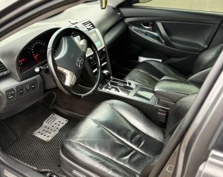 Серый Тойота Камри, объемом двигателя 3.5 л и пробегом 264 тыс. км за 9200 $, фото 14 на Automoto.ua