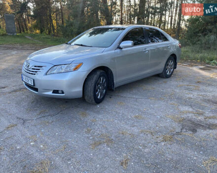 Серый Тойота Камри, объемом двигателя 2.4 л и пробегом 272 тыс. км за 7500 $, фото 4 на Automoto.ua