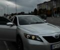Сірий Тойота Камрі, об'ємом двигуна 2.4 л та пробігом 370 тис. км за 8500 $, фото 1 на Automoto.ua