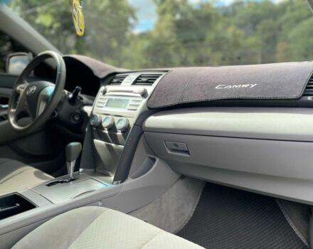 Серый Тойота Камри, объемом двигателя 2.4 л и пробегом 307 тыс. км за 7200 $, фото 13 на Automoto.ua