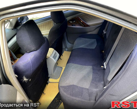 Серый Тойота Камри, объемом двигателя 2.4 л и пробегом 270 тыс. км за 4500 $, фото 6 на Automoto.ua