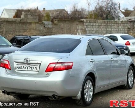 Серый Тойота Камри, объемом двигателя 3.5 л и пробегом 197 тыс. км за 8600 $, фото 2 на Automoto.ua