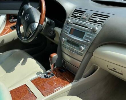 Серый Тойота Камри, объемом двигателя 3.46 л и пробегом 155 тыс. км за 8000 $, фото 7 на Automoto.ua