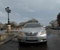 Серый Тойота Камри, объемом двигателя 2.4 л и пробегом 250 тыс. км за 6400 $, фото 1 на Automoto.ua