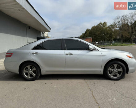 Серый Тойота Камри, объемом двигателя 3.46 л и пробегом 234 тыс. км за 9200 $, фото 5 на Automoto.ua