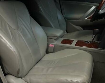 Серый Тойота Камри, объемом двигателя 3.46 л и пробегом 155 тыс. км за 8000 $, фото 6 на Automoto.ua