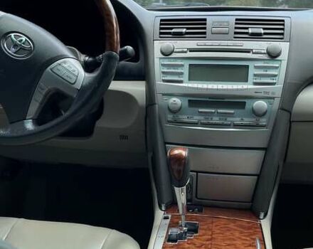 Серый Тойота Камри, объемом двигателя 3.46 л и пробегом 155 тыс. км за 8000 $, фото 5 на Automoto.ua