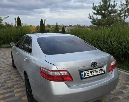 Серый Тойота Камри, объемом двигателя 2.4 л и пробегом 217 тыс. км за 7500 $, фото 3 на Automoto.ua