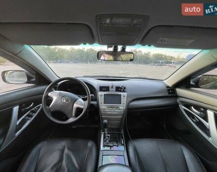 Серый Тойота Камри, объемом двигателя 0 л и пробегом 235 тыс. км за 8200 $, фото 8 на Automoto.ua