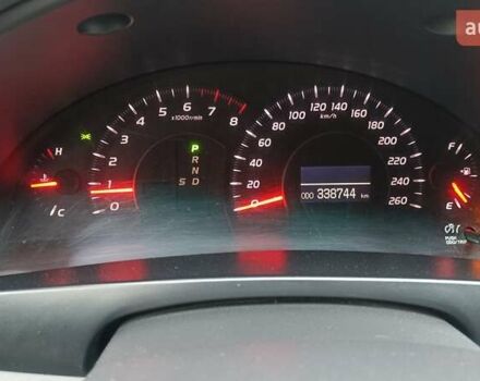 Серый Тойота Камри, объемом двигателя 3.46 л и пробегом 338 тыс. км за 6300 $, фото 9 на Automoto.ua