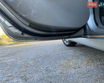 Серый Тойота Камри, объемом двигателя 2.4 л и пробегом 272 тыс. км за 7500 $, фото 27 на Automoto.ua