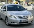 Серый Тойота Камри, объемом двигателя 0 л и пробегом 300 тыс. км за 5724 $, фото 1 на Automoto.ua