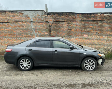 Серый Тойота Камри, объемом двигателя 3.5 л и пробегом 250 тыс. км за 4650 $, фото 2 на Automoto.ua