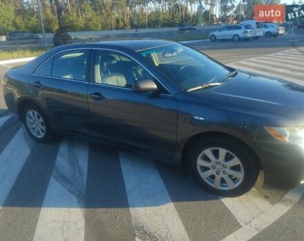 Серый Тойота Камри, объемом двигателя 2.36 л и пробегом 352 тыс. км за 8000 $, фото 2 на Automoto.ua