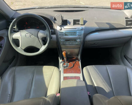 Серый Тойота Камри, объемом двигателя 3.5 л и пробегом 278 тыс. км за 8300 $, фото 9 на Automoto.ua