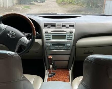 Серый Тойота Камри, объемом двигателя 3.46 л и пробегом 155 тыс. км за 8000 $, фото 3 на Automoto.ua