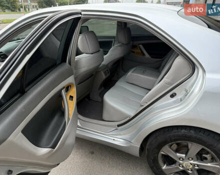 Серый Тойота Камри, объемом двигателя 3.46 л и пробегом 246 тыс. км за 8350 $, фото 30 на Automoto.ua