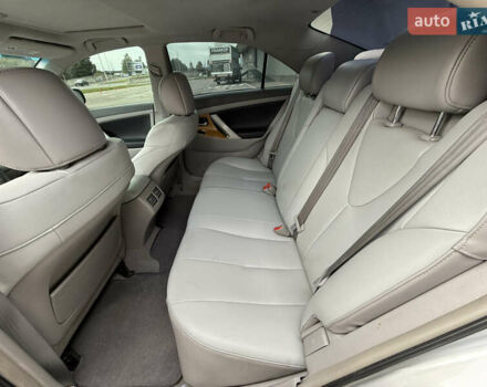 Серый Тойота Камри, объемом двигателя 3.46 л и пробегом 234 тыс. км за 9200 $, фото 41 на Automoto.ua