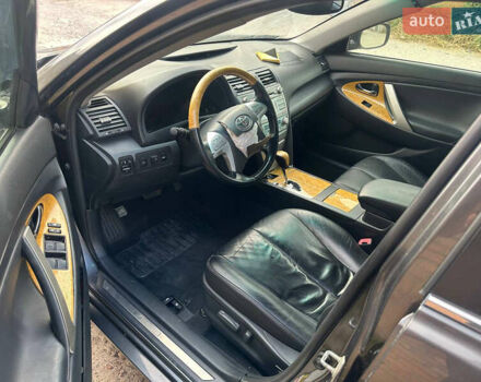 Серый Тойота Камри, объемом двигателя 3.5 л и пробегом 250 тыс. км за 4650 $, фото 9 на Automoto.ua