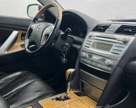 Сірий Тойота Камрі, об'ємом двигуна 3.5 л та пробігом 363 тис. км за 7999 $, фото 17 на Automoto.ua