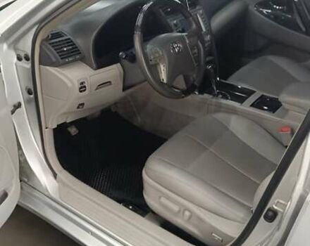 Сірий Тойота Камрі, об'ємом двигуна 3.5 л та пробігом 323 тис. км за 8000 $, фото 6 на Automoto.ua