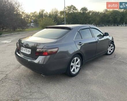Серый Тойота Камри, объемом двигателя 0 л и пробегом 235 тыс. км за 8200 $, фото 6 на Automoto.ua