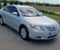 Серый Тойота Камри, объемом двигателя 2.4 л и пробегом 260 тыс. км за 7800 $, фото 2 на Automoto.ua