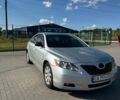 Серый Тойота Камри, объемом двигателя 3.5 л и пробегом 322 тыс. км за 6999 $, фото 1 на Automoto.ua